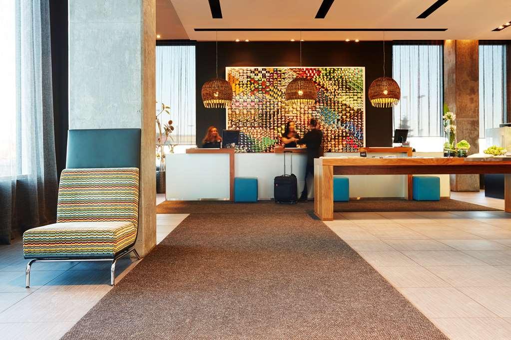 Hôtel Escad  Brossard Interior foto